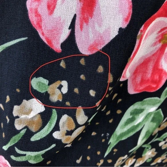 Cabi Floral Cold shoulder top in Fairytale Floral size: M - Picture 4 of 13